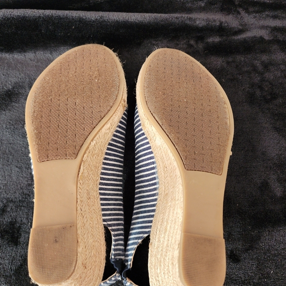 Karen Scott Navy and White Espadrille Wedges - Picture 5 of 5